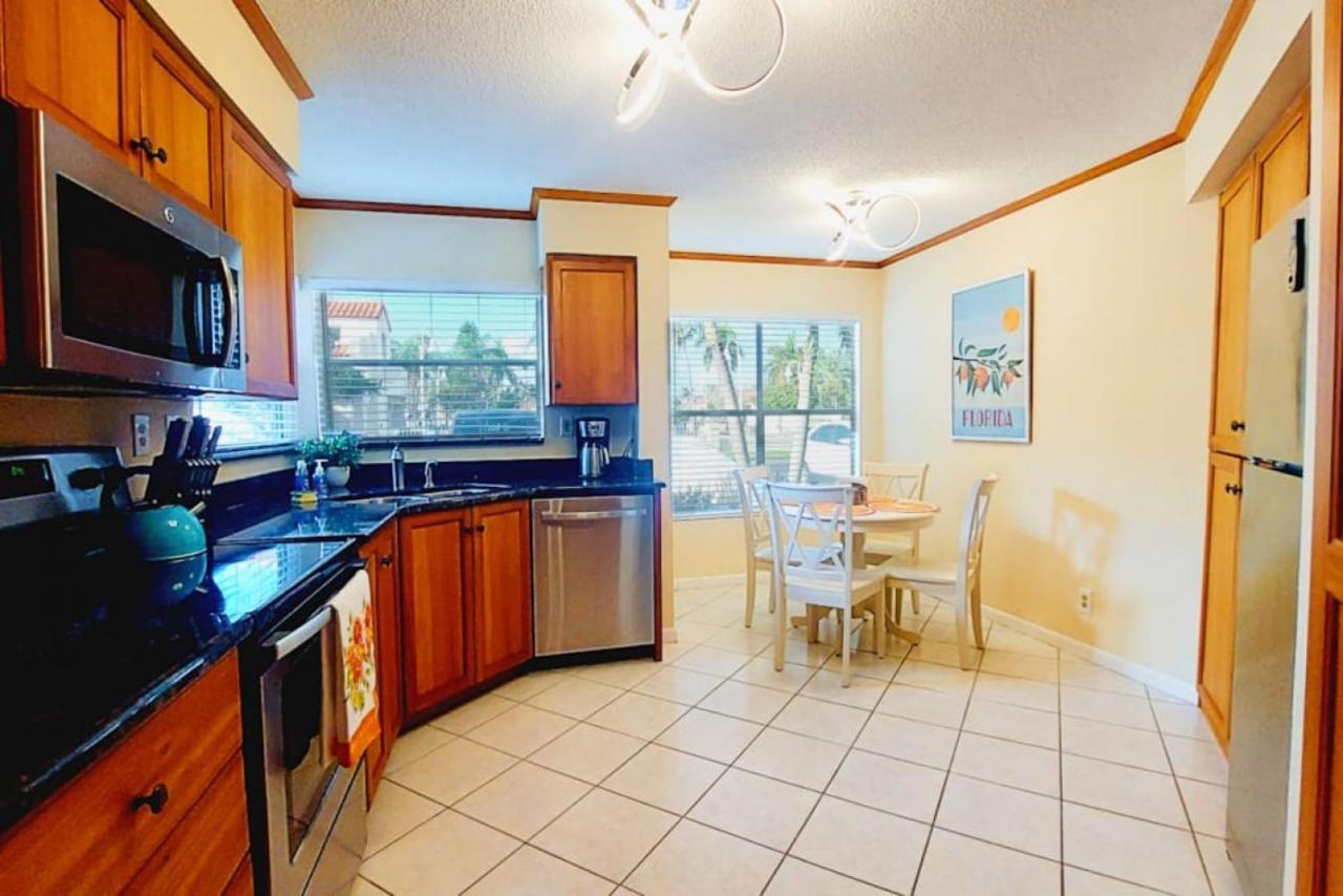 Paradise Sol 2Bd2Ba Condo On Golf Course Near Bch St. Petersburg Exterior photo
